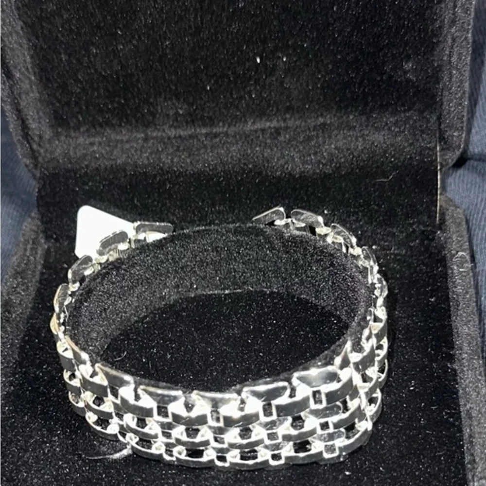 Stunning Wide 20mm Thick sterling filled Gate link bracelet